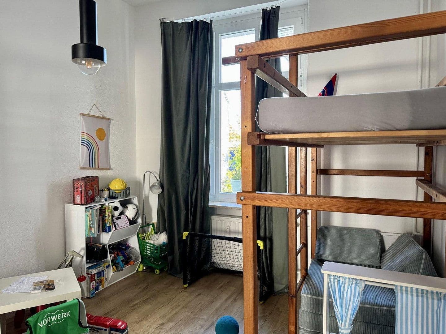 Prenájom bytu 4-izbový 100 m², Stieglitzstr., Wuppertal, Severné Porýnie - Westfálsko Prenájom bytu 4-izbový 100 m², Stieglitzstr., Wuppertal, Severné Porýnie - Westfálsko