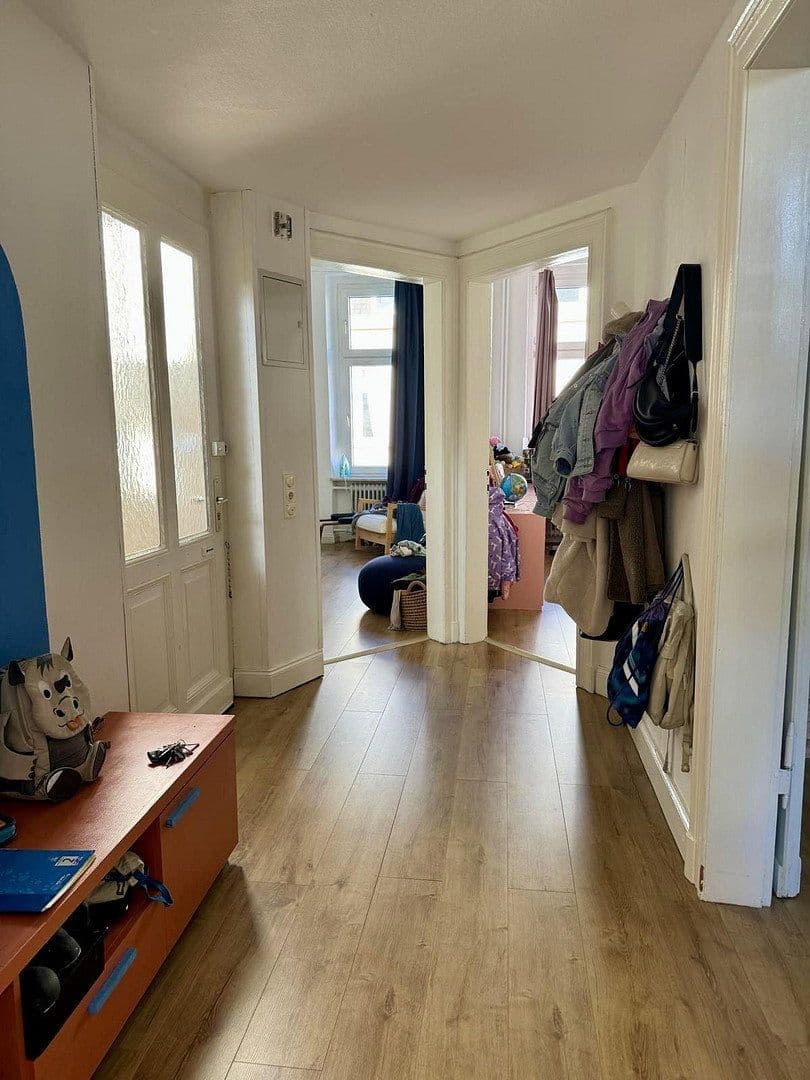 Prenájom bytu 4-izbový 100 m², Stieglitzstr., Wuppertal, Severné Porýnie - Westfálsko Prenájom bytu 4-izbový 100 m², Stieglitzstr., Wuppertal, Severné Porýnie - Westfálsko