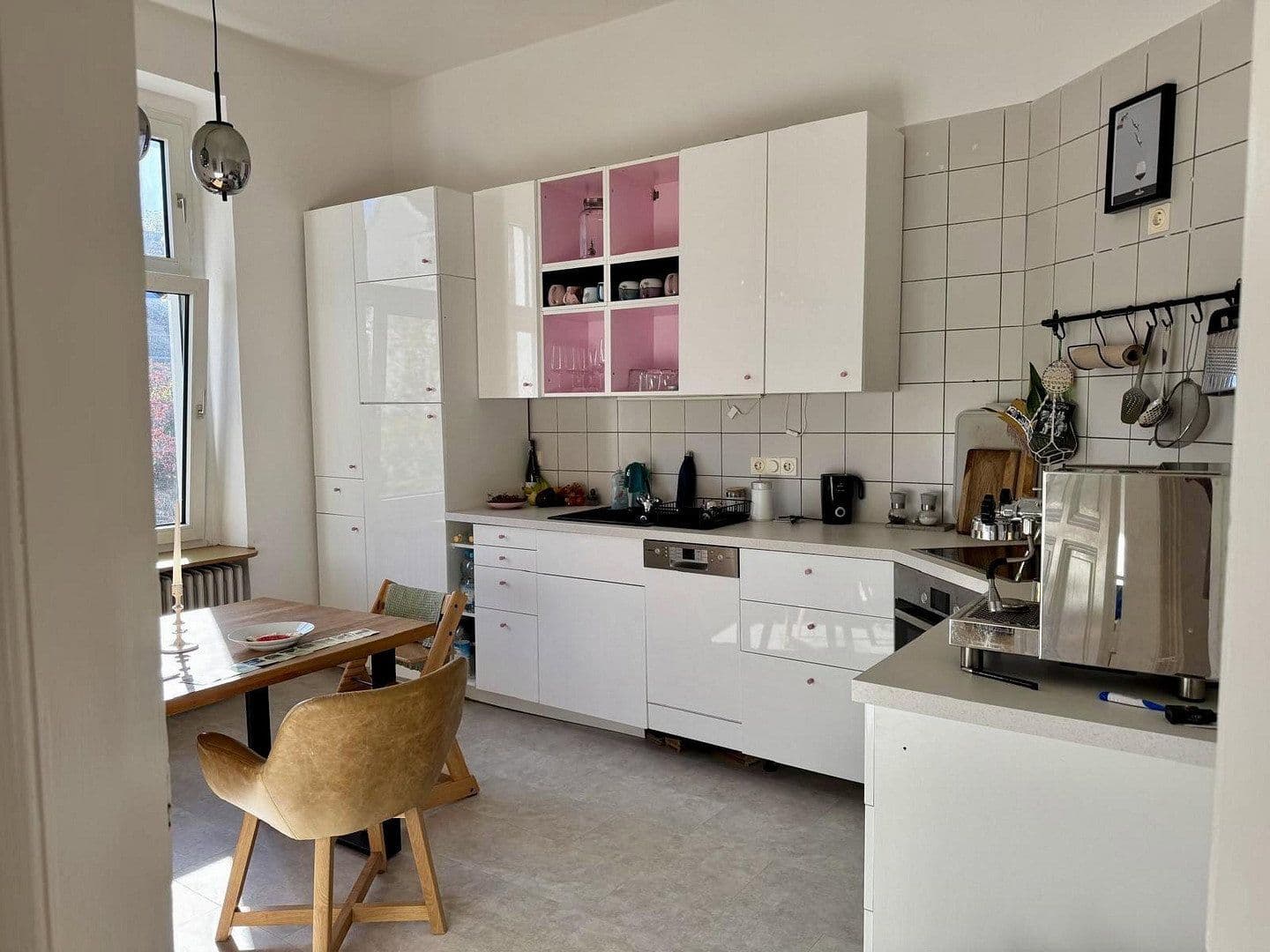 Prenájom bytu 4-izbový 100 m², Stieglitzstr., Wuppertal, Severné Porýnie - Westfálsko Prenájom bytu 4-izbový 100 m², Stieglitzstr., Wuppertal, Severné Porýnie - Westfálsko
