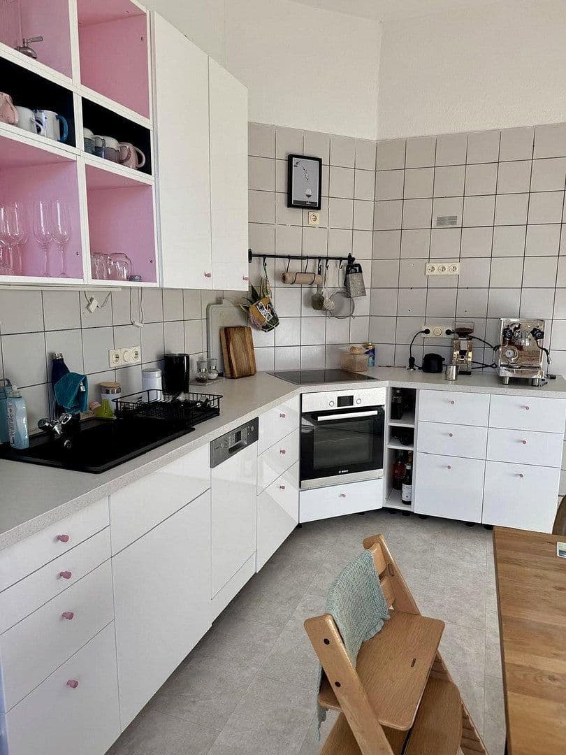 Prenájom bytu 4-izbový 100 m², Stieglitzstr., Wuppertal, Severné Porýnie - Westfálsko Prenájom bytu 4-izbový 100 m², Stieglitzstr., Wuppertal, Severné Porýnie - Westfálsko