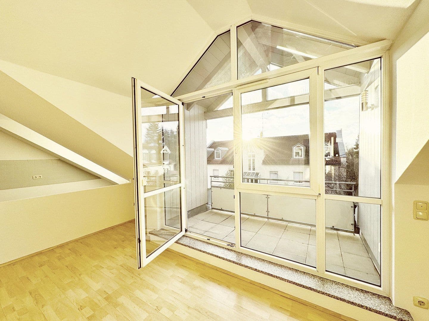 Prenájom bytu 2-izbový 51 m², Landsham bei Kirchheim, Bavorsko Prenájom bytu 2-izbový 51 m², Landsham bei Kirchheim, Bavorsko