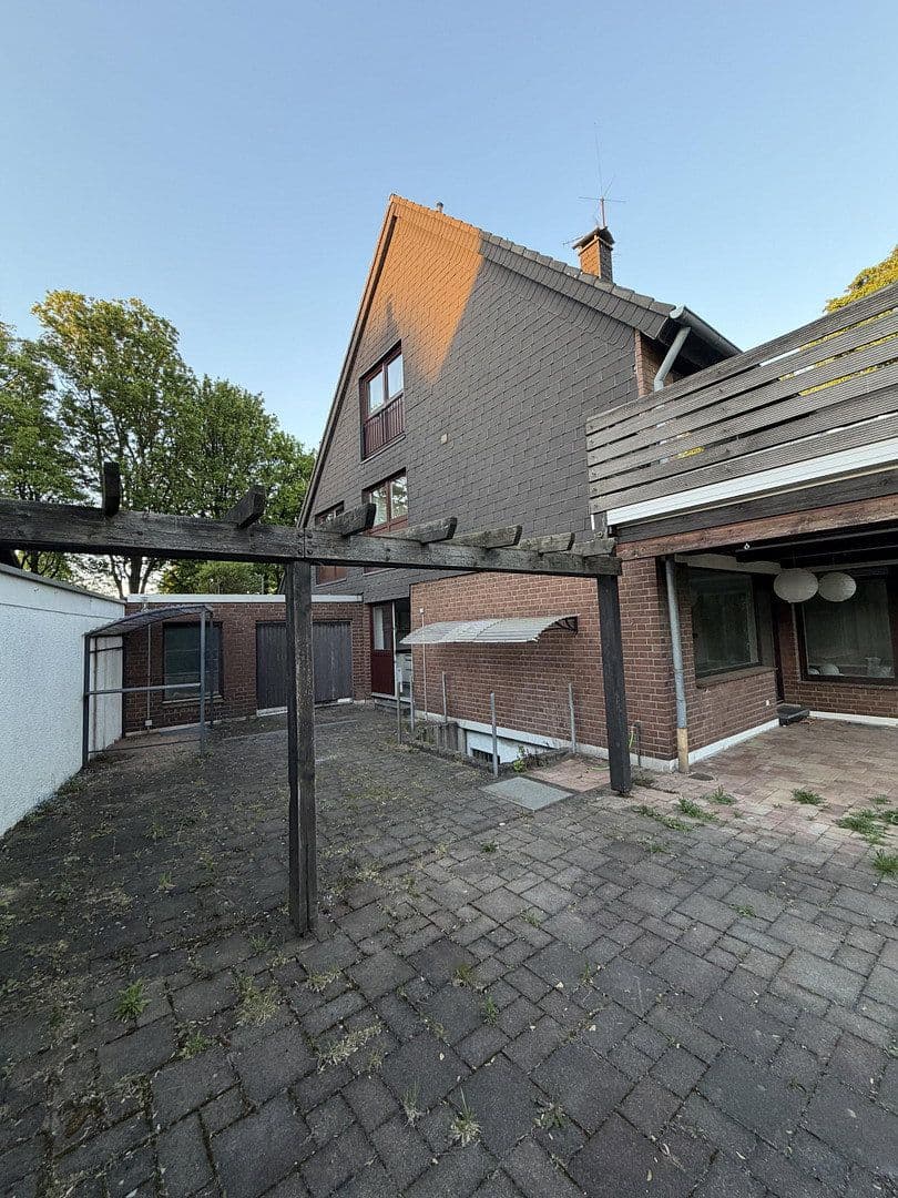 Predaj domu 337 m², pozemek 782 m², An der Lilie 33, Ratingen, Severné Porýnie - Westfálsko Predaj domu 337 m², pozemek 782 m², An der Lilie 33, Ratingen, Severné Porýnie - Westfálsko