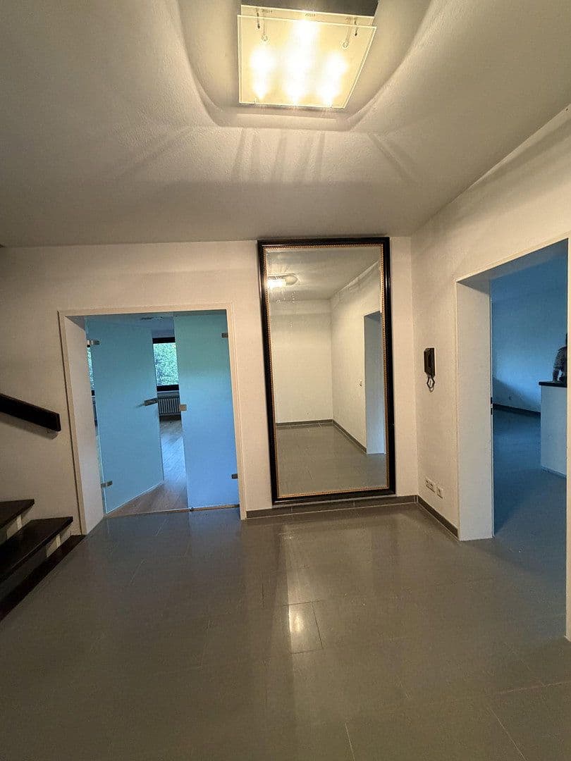 Predaj domu 337 m², pozemek 782 m², An der Lilie 33, Ratingen, Severné Porýnie - Westfálsko Predaj domu 337 m², pozemek 782 m², An der Lilie 33, Ratingen, Severné Porýnie - Westfálsko