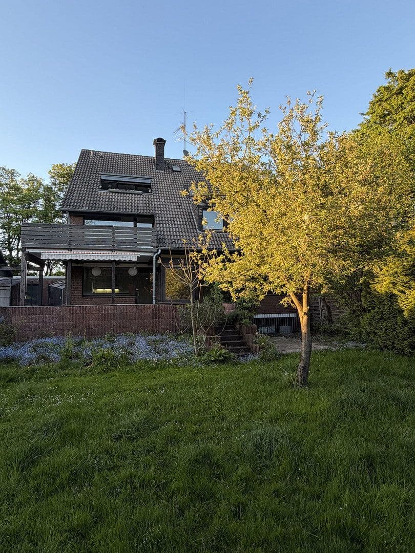 Predaj domu 337 m², pozemek 782 m², An der Lilie 33, Ratingen, Severné Porýnie - Westfálsko Predaj domu 337 m², pozemek 782 m², An der Lilie 33, Ratingen, Severné Porýnie - Westfálsko