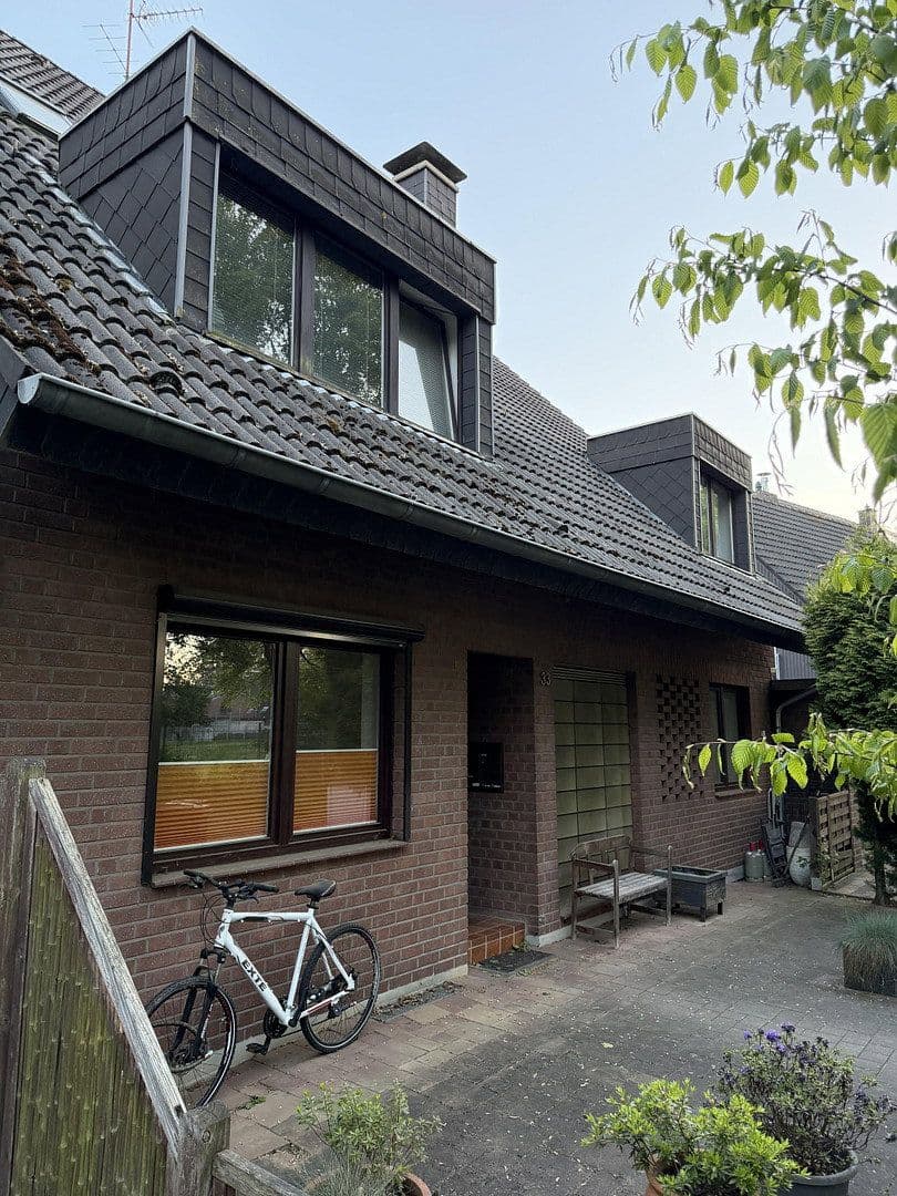 Predaj domu 337 m², pozemek 782 m², An der Lilie 33, Ratingen, Severné Porýnie - Westfálsko Predaj domu 337 m², pozemek 782 m², An der Lilie 33, Ratingen, Severné Porýnie - Westfálsko