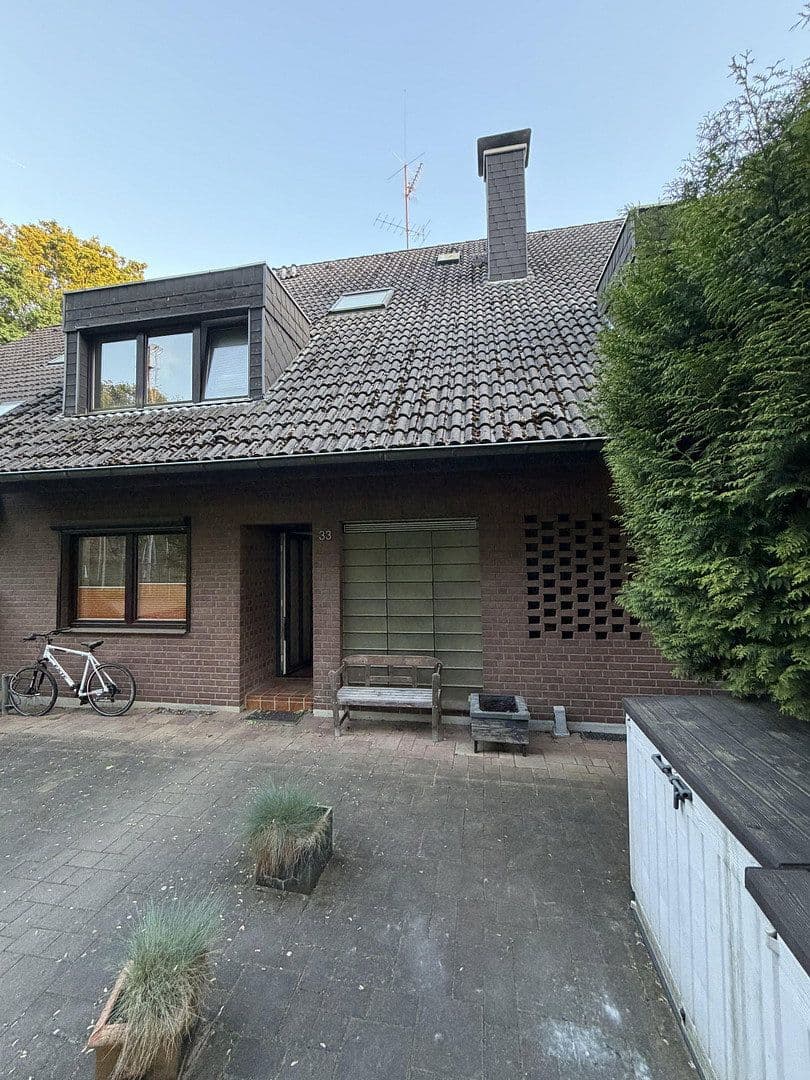 Predaj domu 337 m², pozemek 782 m², An der Lilie 33, Ratingen, Severné Porýnie - Westfálsko Predaj domu 337 m², pozemek 782 m², An der Lilie 33, Ratingen, Severné Porýnie - Westfálsko