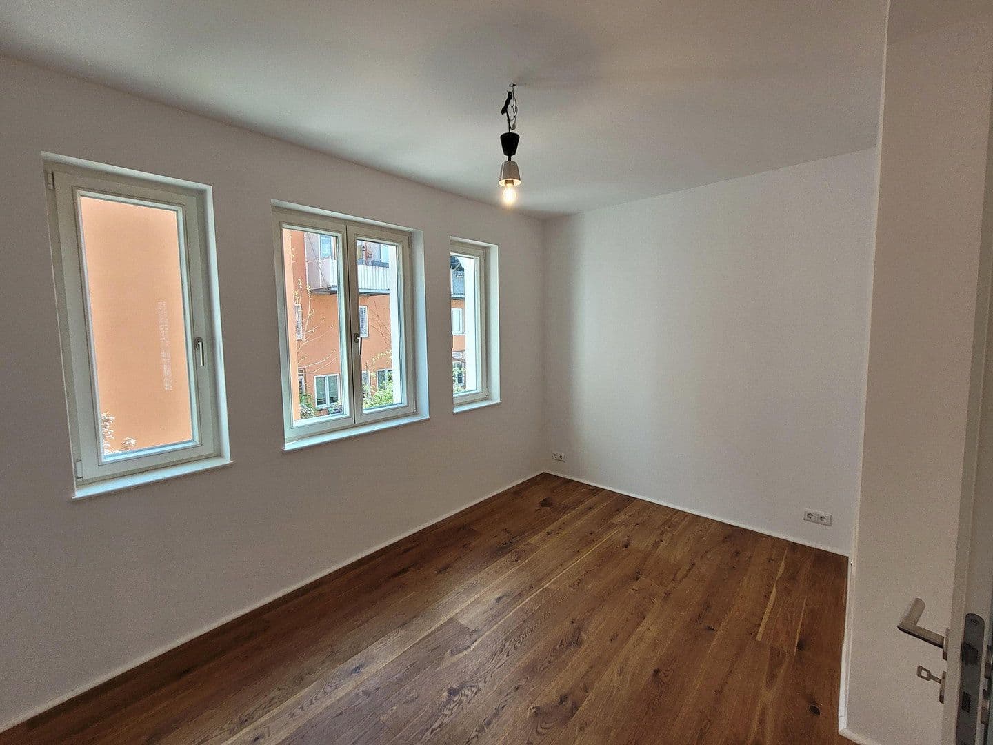 Predaj domu 145 m², pozemek 45 m², Potsdam, Brandenbursko Predaj domu 145 m², pozemek 45 m², Potsdam, Brandenbursko