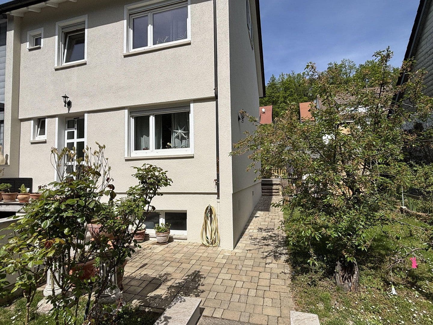 Predaj domu 119 m², pozemek 194 m², Leinfelden-Echterdingen, Bádensko-Wurttembersko Predaj domu 119 m², pozemek 194 m², Leinfelden-Echterdingen, Bádensko-Wurttembersko
