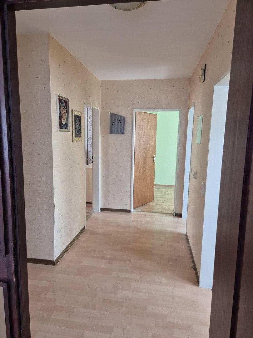 Prenájom bytu 3-izbový 84 m², Schulstraße 9, Schiffweiler, Sársko Prenájom bytu 3-izbový 84 m², Schulstraße 9, Schiffweiler, Sársko