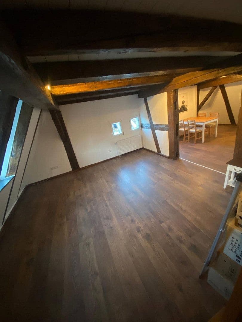 Prenájom bytu 2-izbový 60 m², Weissach, Bádensko-Wurttembersko Prenájom bytu 2-izbový 60 m², Weissach, Bádensko-Wurttembersko