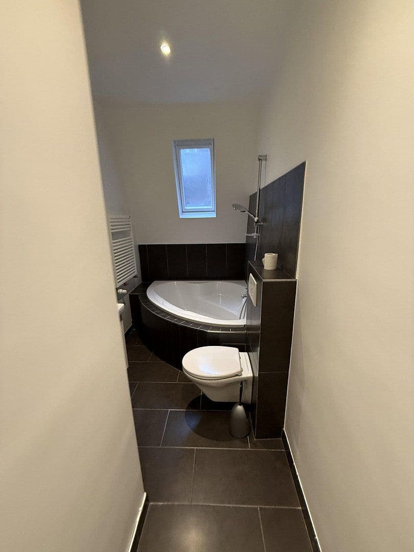 Prenájom domu 59 m², pozemek 800 m², Wiesbaden, Hesensko Prenájom domu 59 m², pozemek 800 m², Wiesbaden, Hesensko