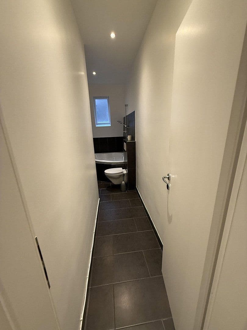 Prenájom domu 59 m², pozemek 800 m², Wiesbaden, Hesensko Prenájom domu 59 m², pozemek 800 m², Wiesbaden, Hesensko