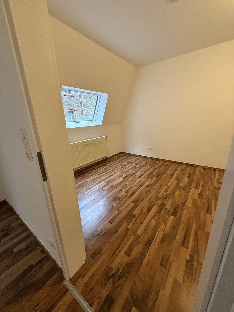 Prenájom domu 59 m², pozemek 800 m², Wiesbaden, Hesensko Prenájom domu 59 m², pozemek 800 m², Wiesbaden, Hesensko