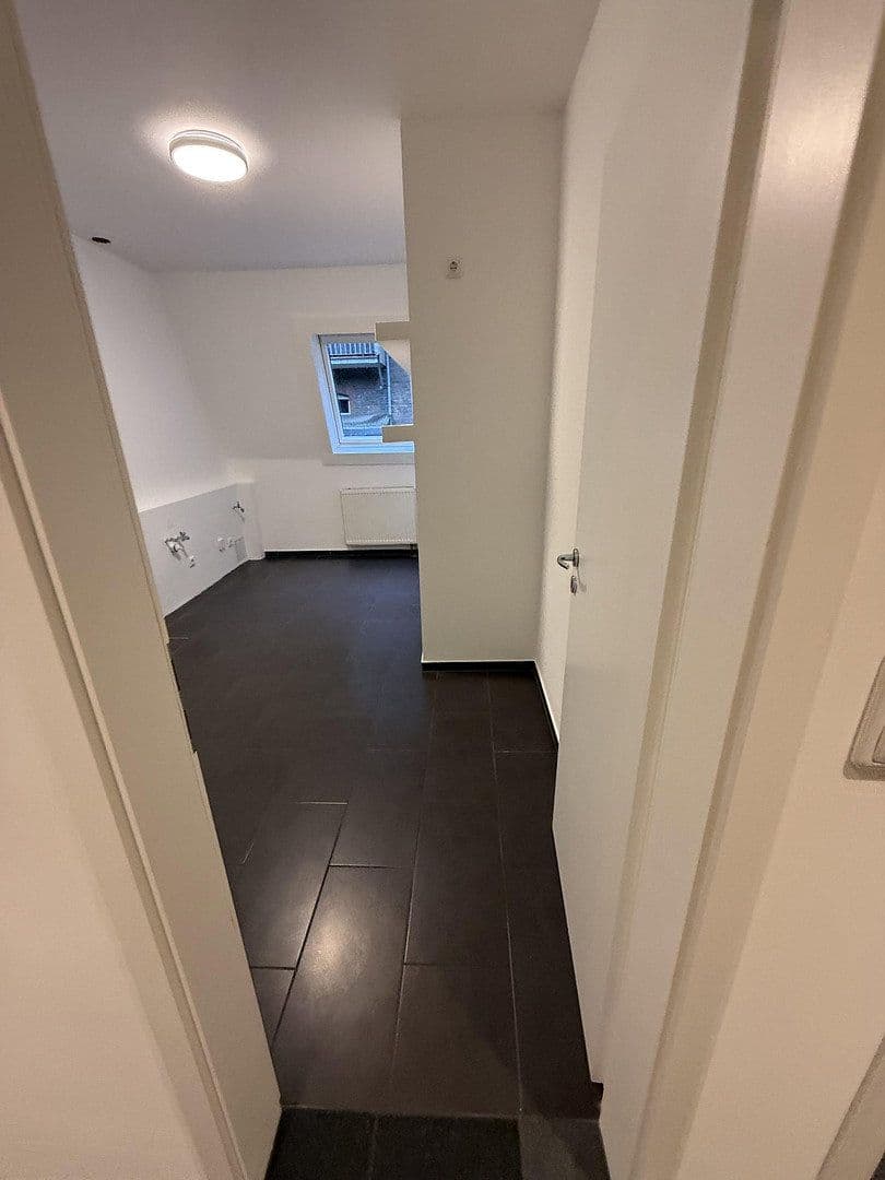 Prenájom domu 59 m², pozemek 800 m², Wiesbaden, Hesensko Prenájom domu 59 m², pozemek 800 m², Wiesbaden, Hesensko