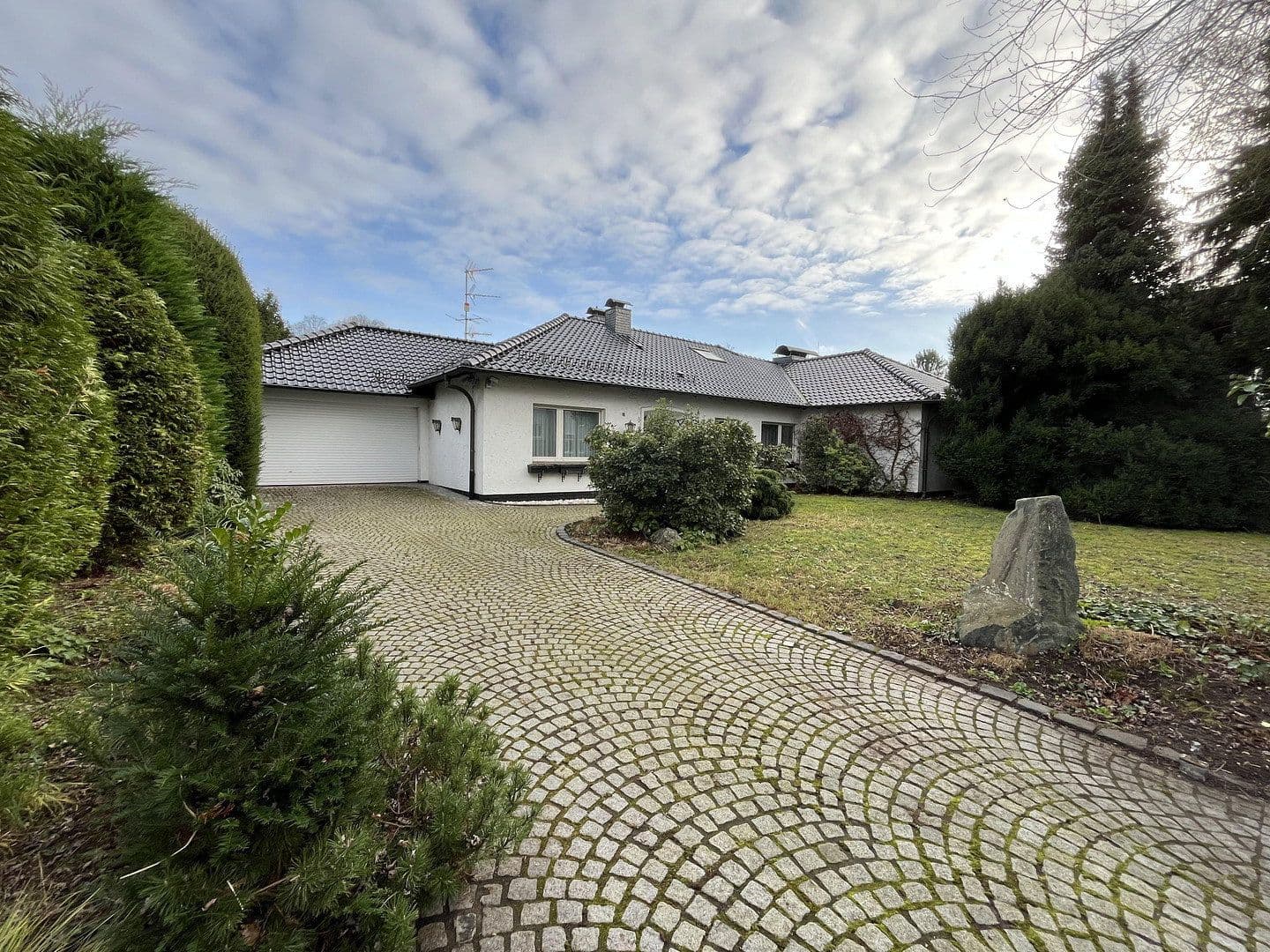 Predaj domu 220 m², pozemek 1.463 m², Königgrätzerstr. 12, Solingen, Severné Porýnie - Westfálsko Predaj domu 220 m², pozemek 1.463 m², Königgrätzerstr. 12, Solingen, Severné Porýnie - Westfálsko
