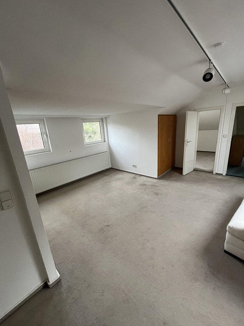Predaj domu 220 m², pozemek 1.463 m², Königgrätzerstr. 12, Solingen, Severné Porýnie - Westfálsko Predaj domu 220 m², pozemek 1.463 m², Königgrätzerstr. 12, Solingen, Severné Porýnie - Westfálsko