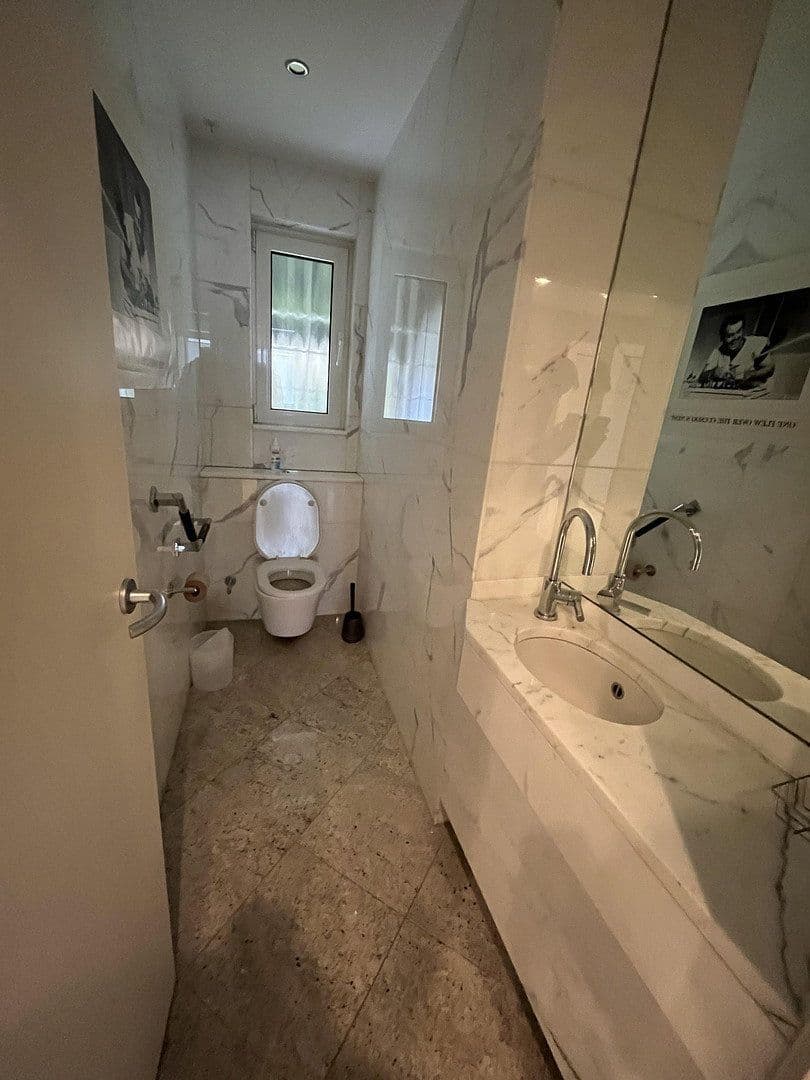 Predaj domu 220 m², pozemek 1.463 m², Königgrätzerstr. 12, Solingen, Severné Porýnie - Westfálsko Predaj domu 220 m², pozemek 1.463 m², Königgrätzerstr. 12, Solingen, Severné Porýnie - Westfálsko