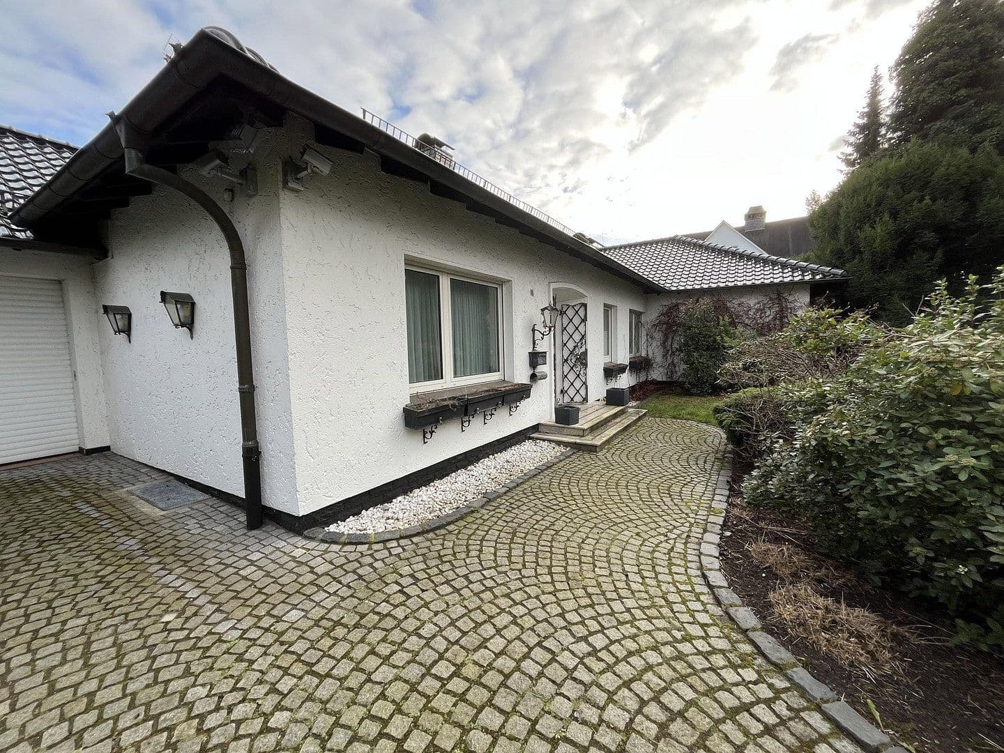 Predaj domu 220 m², pozemek 1.463 m², Königgrätzerstr. 12, Solingen, Severné Porýnie - Westfálsko Predaj domu 220 m², pozemek 1.463 m², Königgrätzerstr. 12, Solingen, Severné Porýnie - Westfálsko