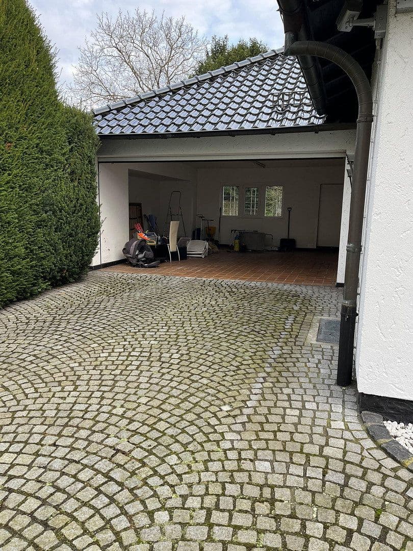 Predaj domu 220 m², pozemek 1.463 m², Königgrätzerstr. 12, Solingen, Severné Porýnie - Westfálsko Predaj domu 220 m², pozemek 1.463 m², Königgrätzerstr. 12, Solingen, Severné Porýnie - Westfálsko
