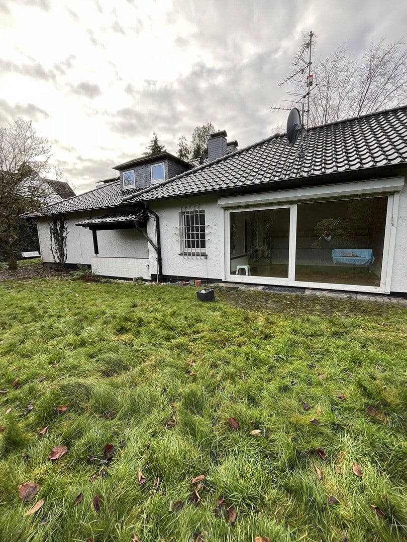 Predaj domu 220 m², pozemek 1.463 m², Königgrätzerstr. 12, Solingen, Severné Porýnie - Westfálsko Predaj domu 220 m², pozemek 1.463 m², Königgrätzerstr. 12, Solingen, Severné Porýnie - Westfálsko