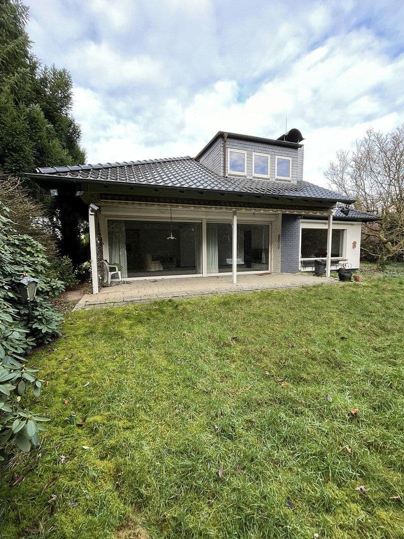 Predaj domu 220 m², pozemek 1.463 m², Königgrätzerstr. 12, Solingen, Severné Porýnie - Westfálsko Predaj domu 220 m², pozemek 1.463 m², Königgrätzerstr. 12, Solingen, Severné Porýnie - Westfálsko