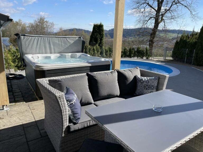 Predaj domu 210 m², pozemek 327 m², Winterbergerstr. 44, Freyung, Bavorsko Predaj domu 210 m², pozemek 327 m², Winterbergerstr. 44, Freyung, Bavorsko
