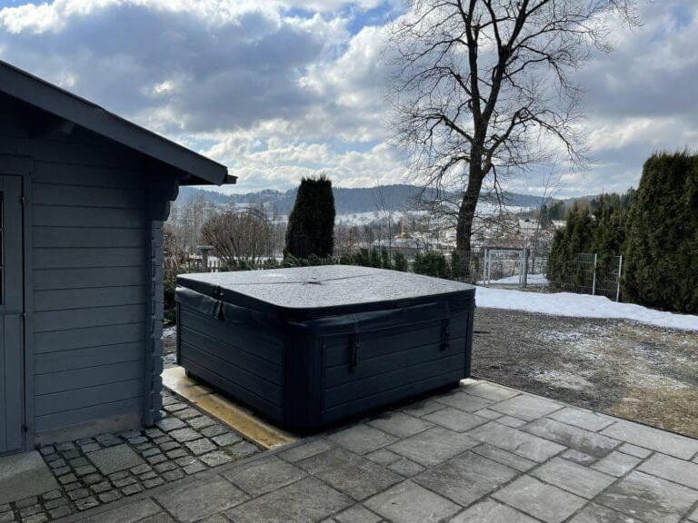 Predaj domu 210 m², pozemek 327 m², Winterbergerstr. 44, Freyung, Bavorsko Predaj domu 210 m², pozemek 327 m², Winterbergerstr. 44, Freyung, Bavorsko