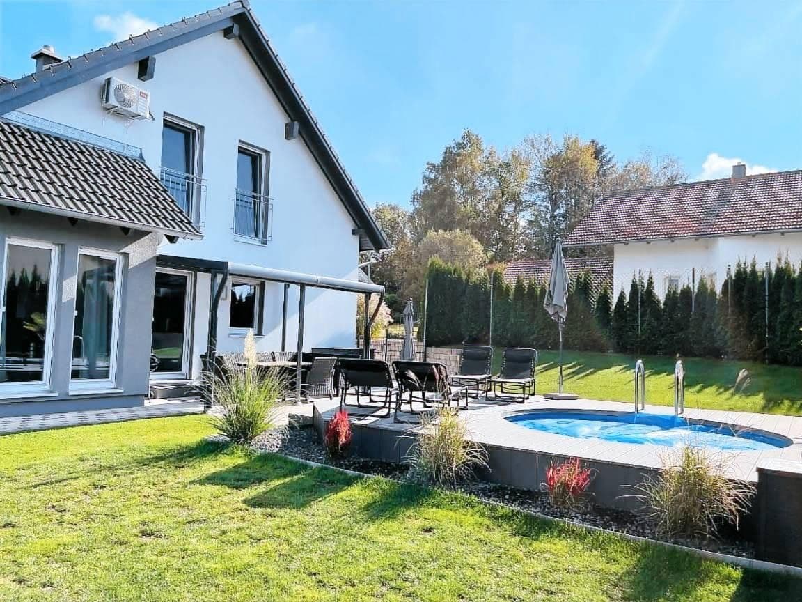 Predaj domu 180 m², pozemek 846 m², Kranewitweg 1, Freyung, Bavorsko Predaj domu 180 m², pozemek 846 m², Kranewitweg 1, Freyung, Bavorsko