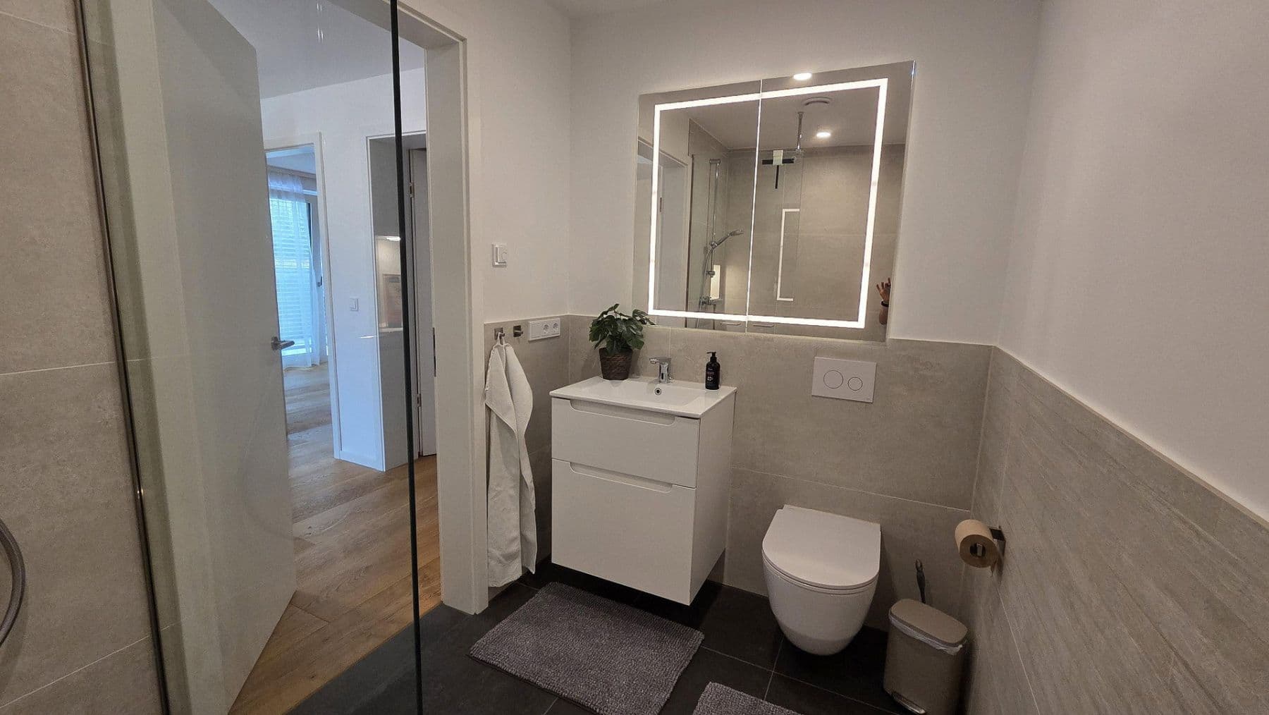 Prenájom bytu 2-izbový 65 m², Bergisch Gladbach, Severné Porýnie - Westfálsko Prenájom bytu 2-izbový 65 m², Bergisch Gladbach, Severné Porýnie - Westfálsko