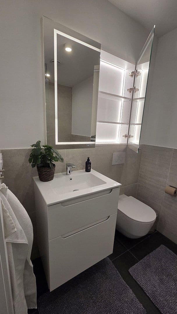 Prenájom bytu 2-izbový 65 m², Bergisch Gladbach, Severné Porýnie - Westfálsko Prenájom bytu 2-izbový 65 m², Bergisch Gladbach, Severné Porýnie - Westfálsko