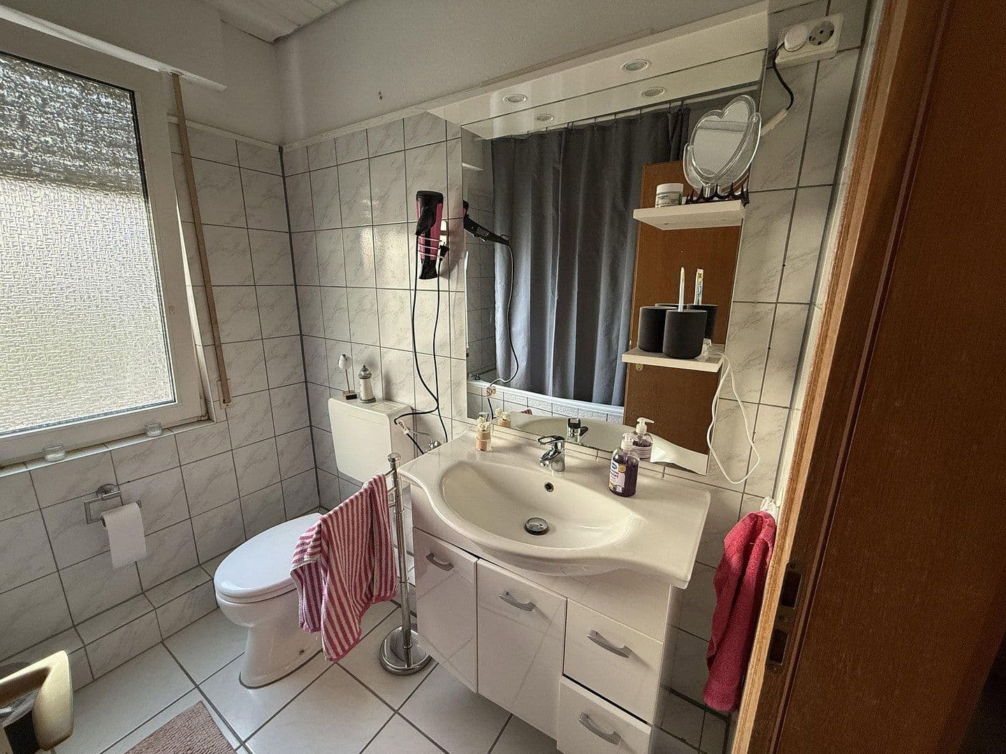 Prenájom bytu 3-izbový 89 m², Im Bruch 1a, Köln, Severné Porýnie - Westfálsko Prenájom bytu 3-izbový 89 m², Im Bruch 1a, Köln, Severné Porýnie - Westfálsko