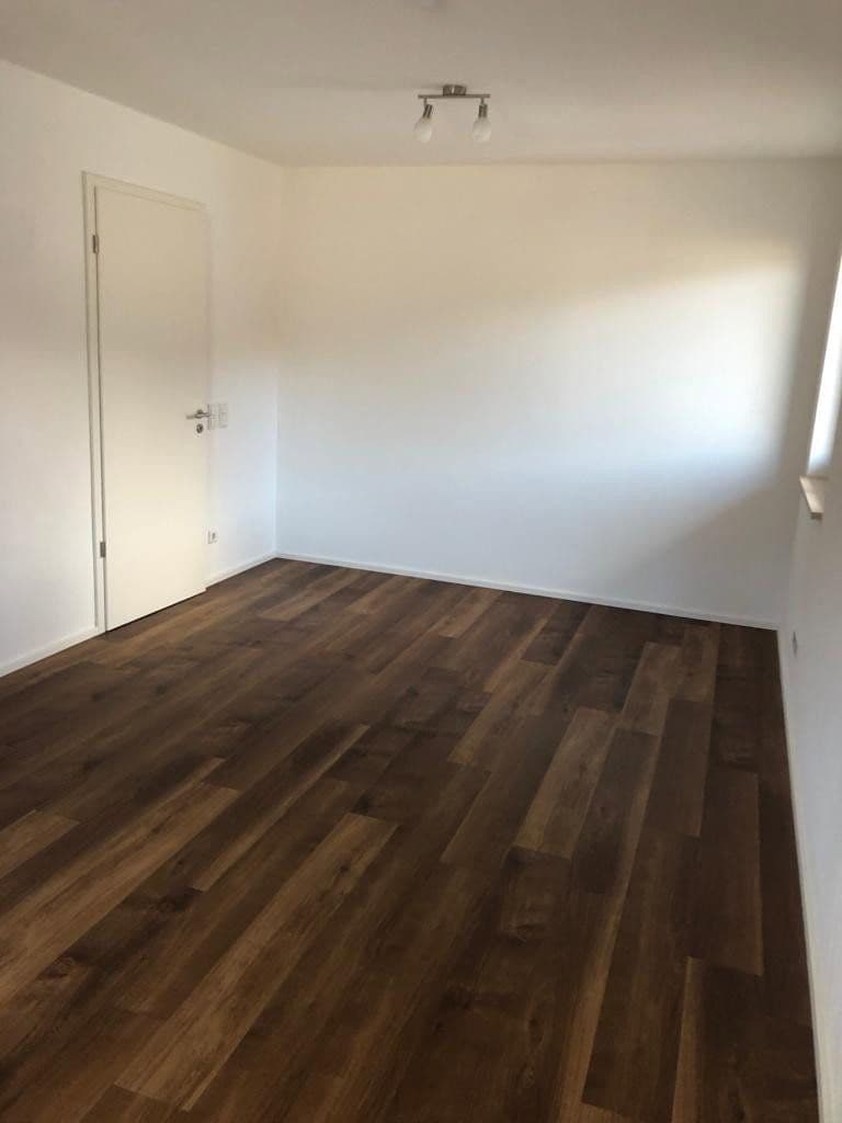 Prenájom bytu 3-izbový 80 m², Kipfenberg, Bavorsko Prenájom bytu 3-izbový 80 m², Kipfenberg, Bavorsko