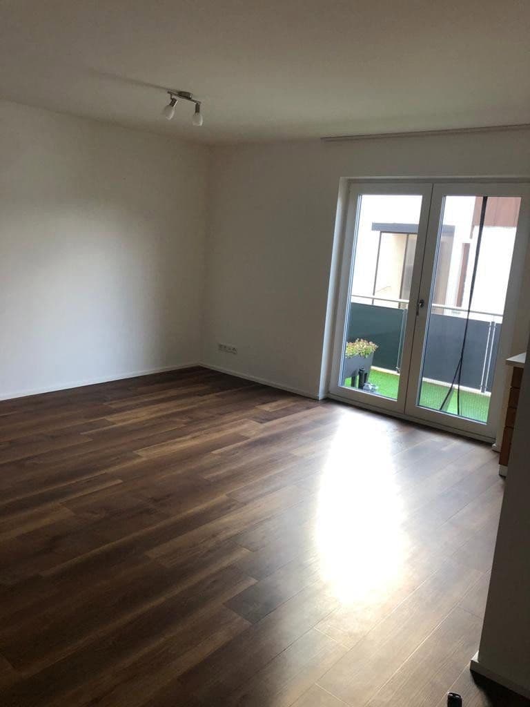 Prenájom bytu 3-izbový 80 m², Kipfenberg, Bavorsko Prenájom bytu 3-izbový 80 m², Kipfenberg, Bavorsko