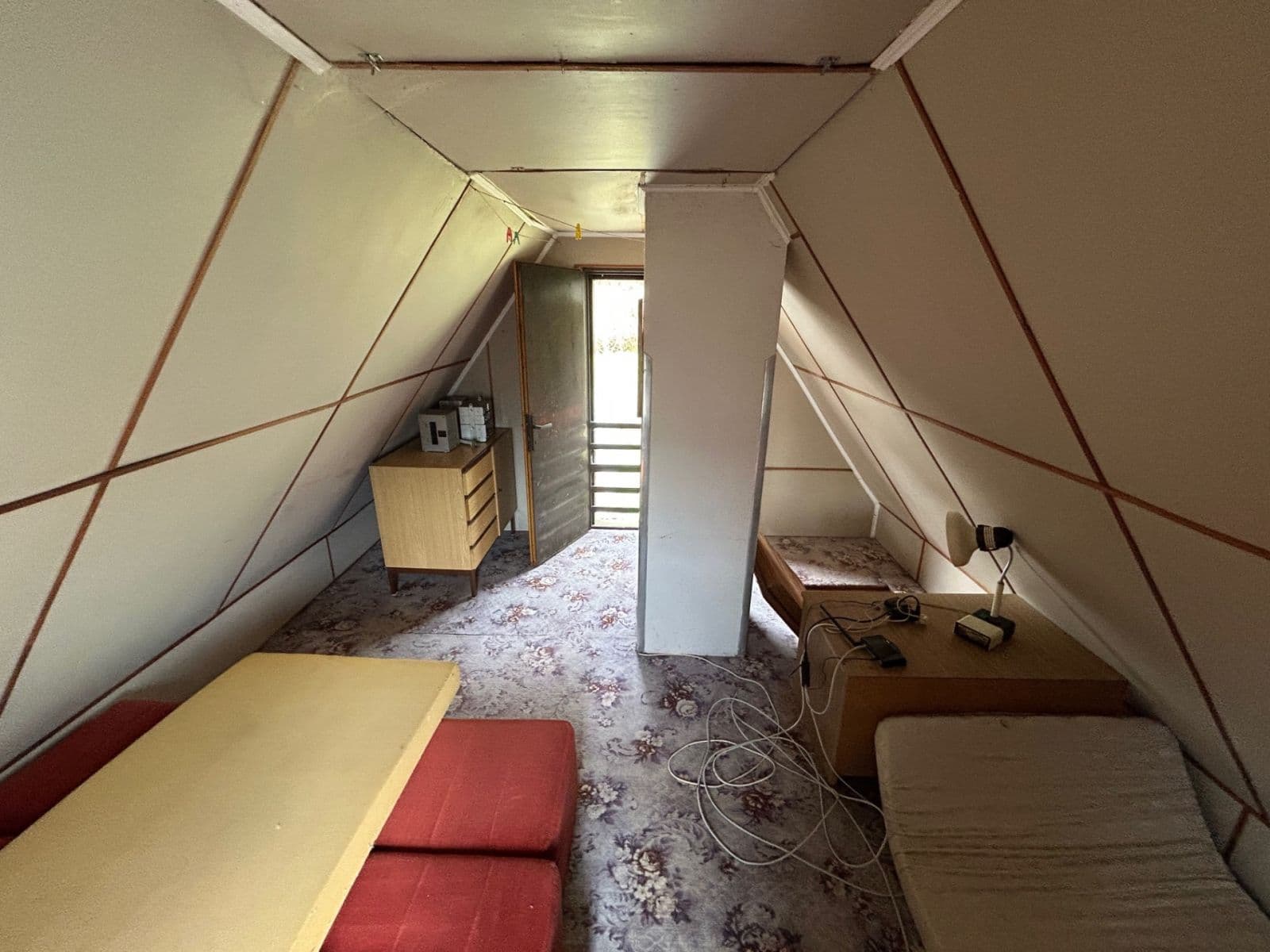 Predaj rekreačného objektu 40 m², pozemek 384 m², Vlčická, Trutnov, Královéhradecký kraj Predaj rekreačného objektu 40 m², pozemek 384 m², Vlčická, Trutnov, Královéhradecký kraj