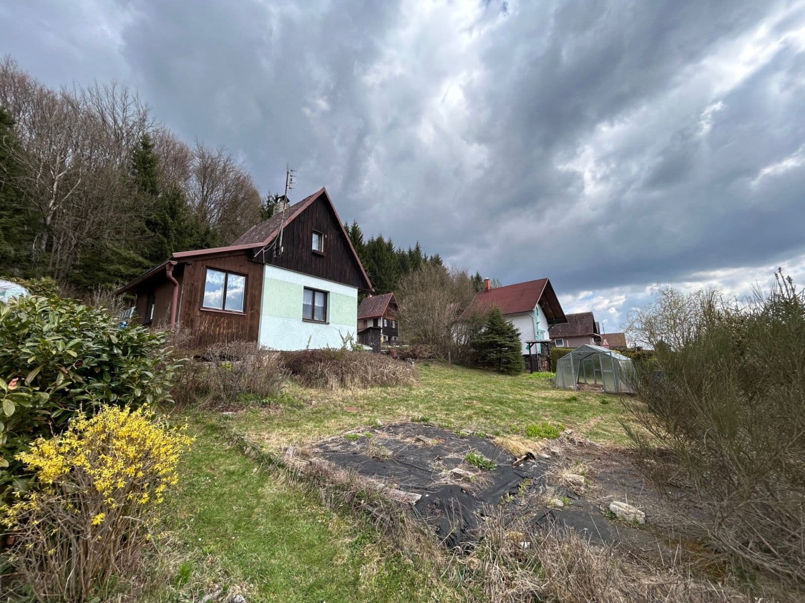 Predaj rekreačného objektu 40 m², pozemek 384 m², Vlčická, Trutnov, Královéhradecký kraj Predaj rekreačného objektu 40 m², pozemek 384 m², Vlčická, Trutnov, Královéhradecký kraj