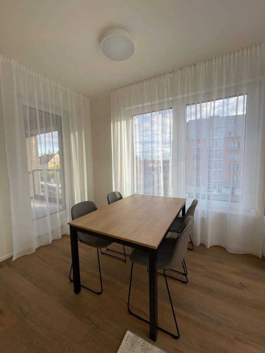 Prenájom bytu 2-izbový 56 m², Na Palouku, Praha, Praha Prenájom bytu 2-izbový 56 m², Na Palouku, Praha, Praha