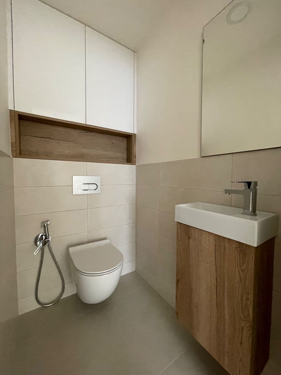 Prenájom bytu 2-izbový 56 m², Na Palouku, Praha, Praha Prenájom bytu 2-izbový 56 m², Na Palouku, Praha, Praha