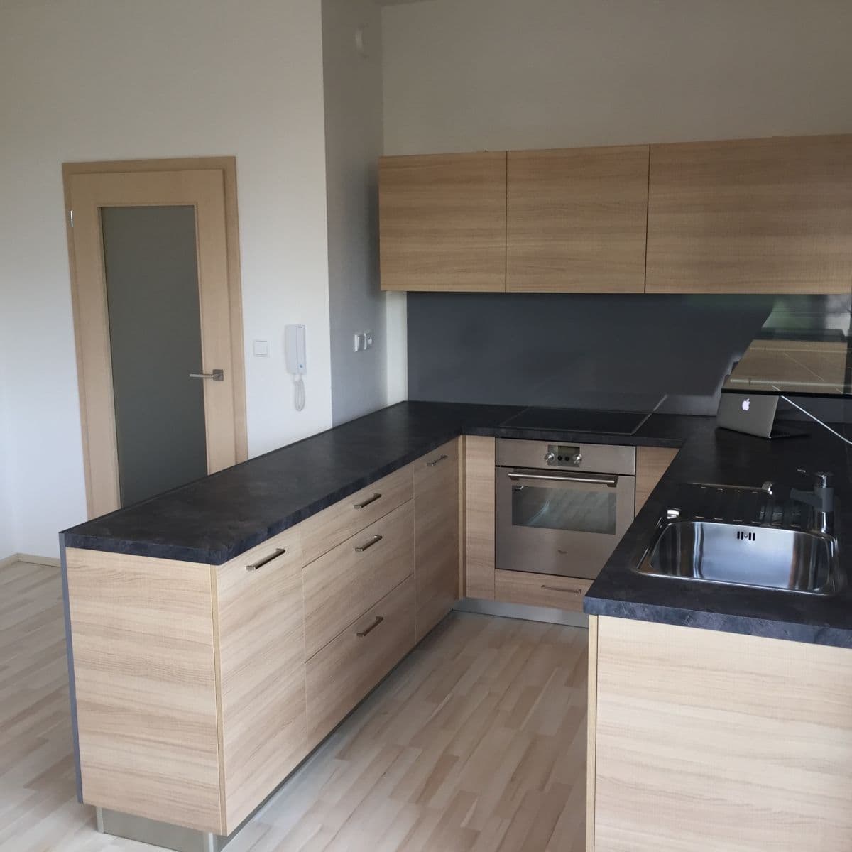 Prenájom bytu 1-izbový 31 m², Houbalova, Brno, Jihomoravský kraj Prenájom bytu 1-izbový 31 m², Houbalova, Brno, Jihomoravský kraj