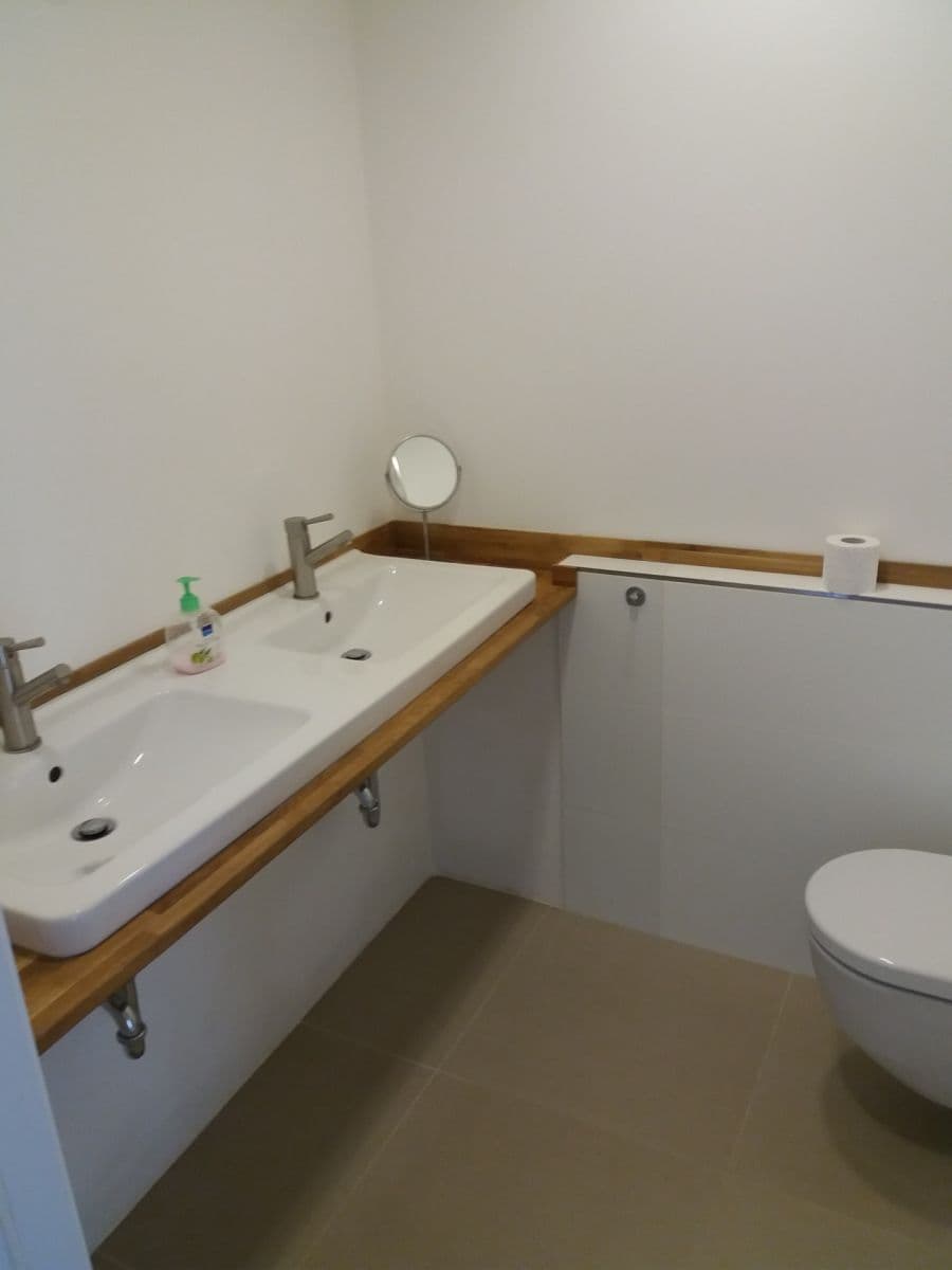 Prenájom bytu 4-izbový 72 m², Božetická, Praha, Praha Prenájom bytu 4-izbový 72 m², Božetická, Praha, Praha