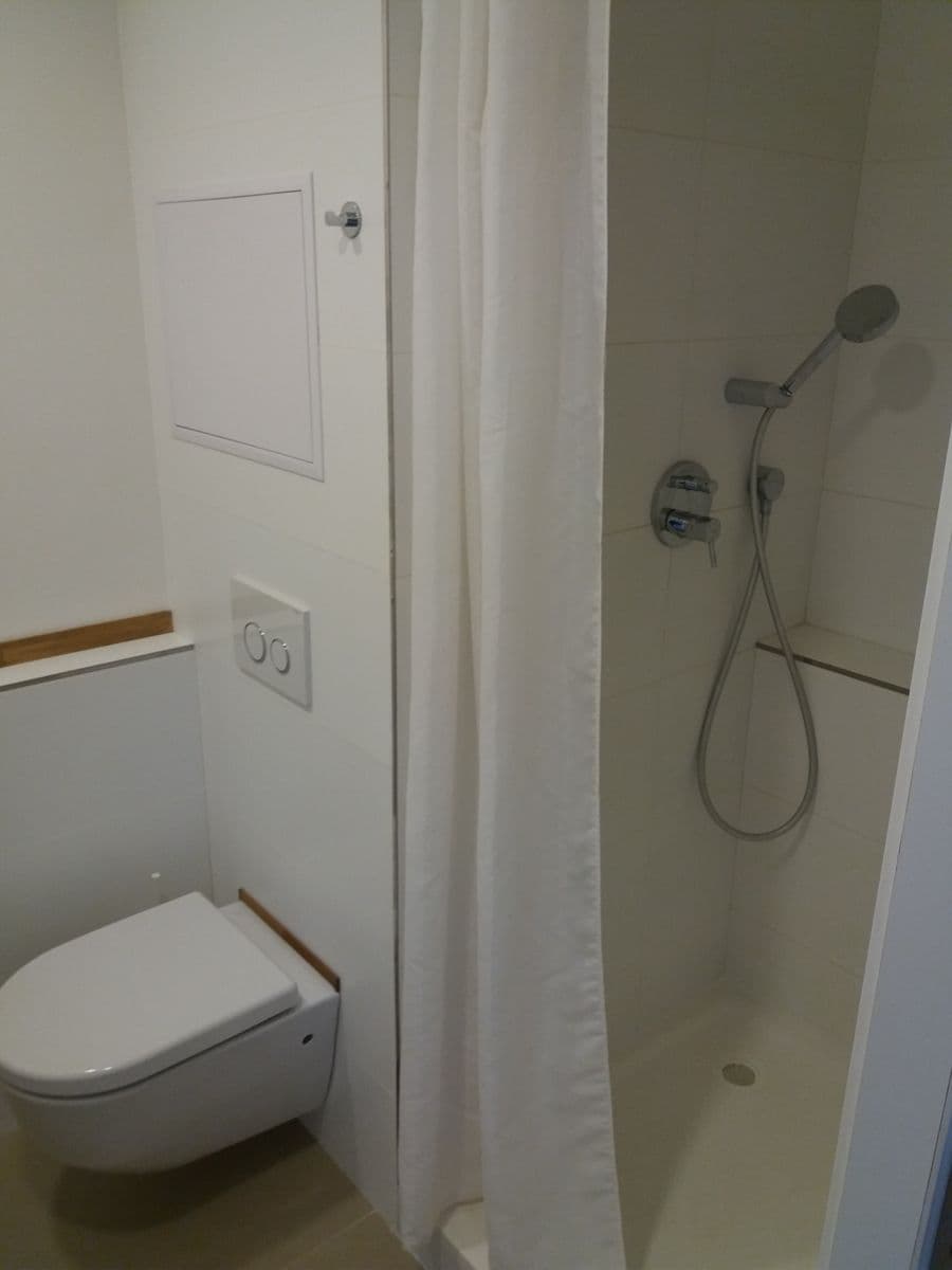 Prenájom bytu 4-izbový 72 m², Božetická, Praha, Praha Prenájom bytu 4-izbový 72 m², Božetická, Praha, Praha