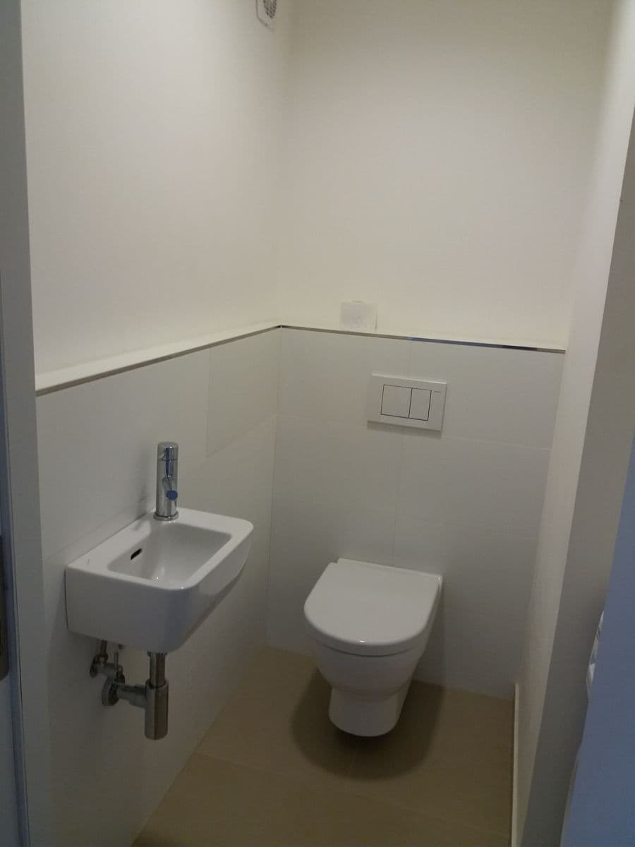 Prenájom bytu 4-izbový 72 m², Božetická, Praha, Praha Prenájom bytu 4-izbový 72 m², Božetická, Praha, Praha