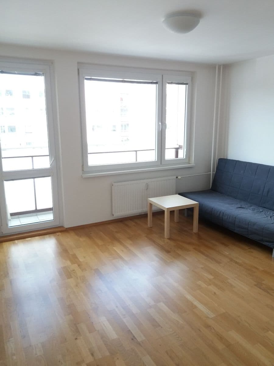 Prenájom bytu 4-izbový 72 m², Božetická, Praha, Praha Prenájom bytu 4-izbový 72 m², Božetická, Praha, Praha