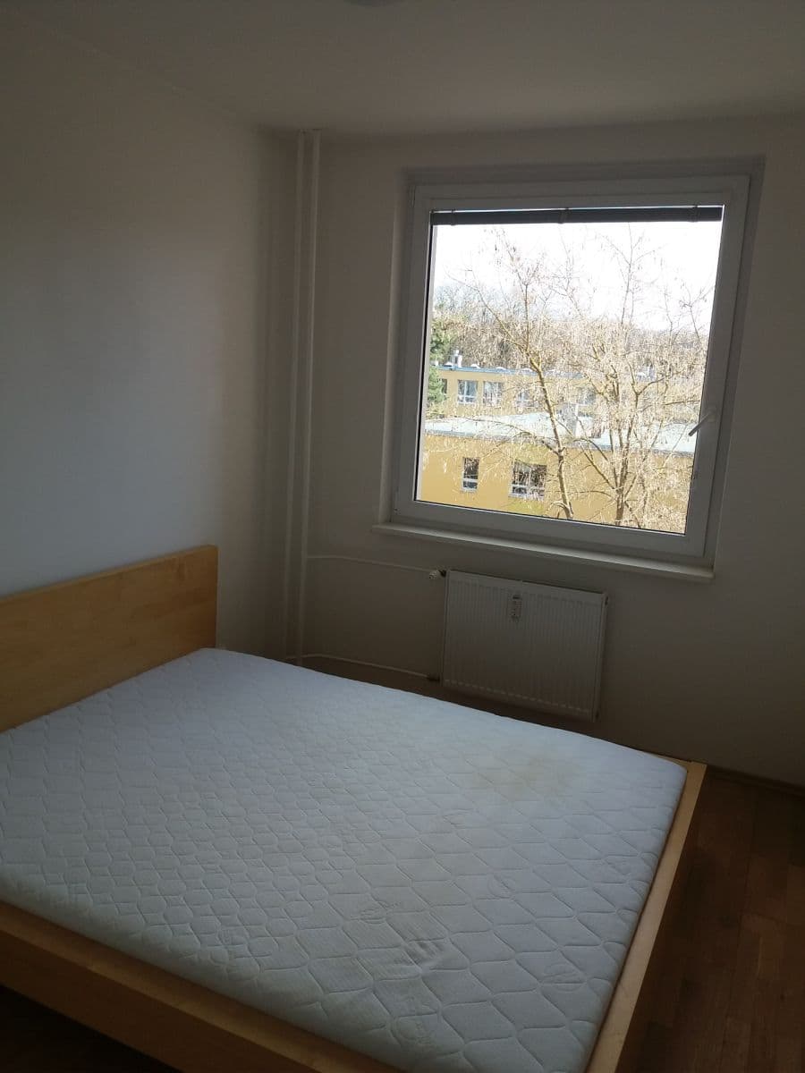 Prenájom bytu 4-izbový 72 m², Božetická, Praha, Praha Prenájom bytu 4-izbový 72 m², Božetická, Praha, Praha