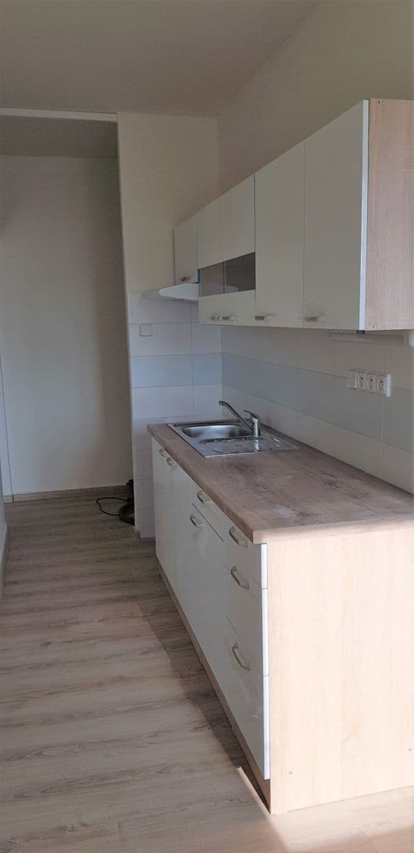 Prenájom bytu 3-izbový 65 m², Kmochova, Olomouc, Olomoucký kraj Prenájom bytu 3-izbový 65 m², Kmochova, Olomouc, Olomoucký kraj