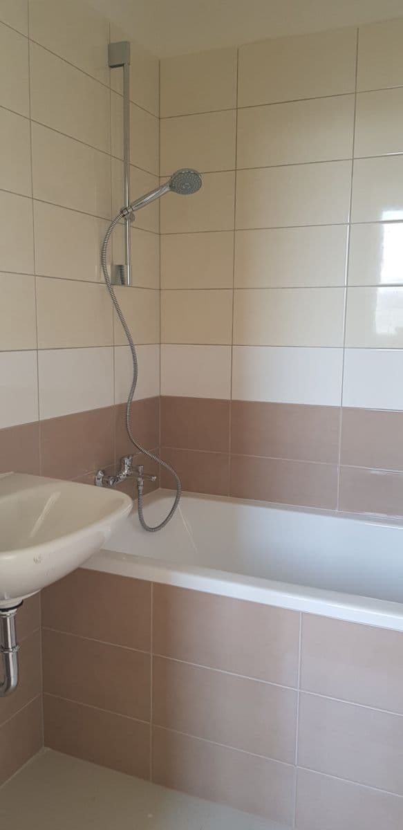 Prenájom bytu 3-izbový 65 m², Kmochova, Olomouc, Olomoucký kraj Prenájom bytu 3-izbový 65 m², Kmochova, Olomouc, Olomoucký kraj