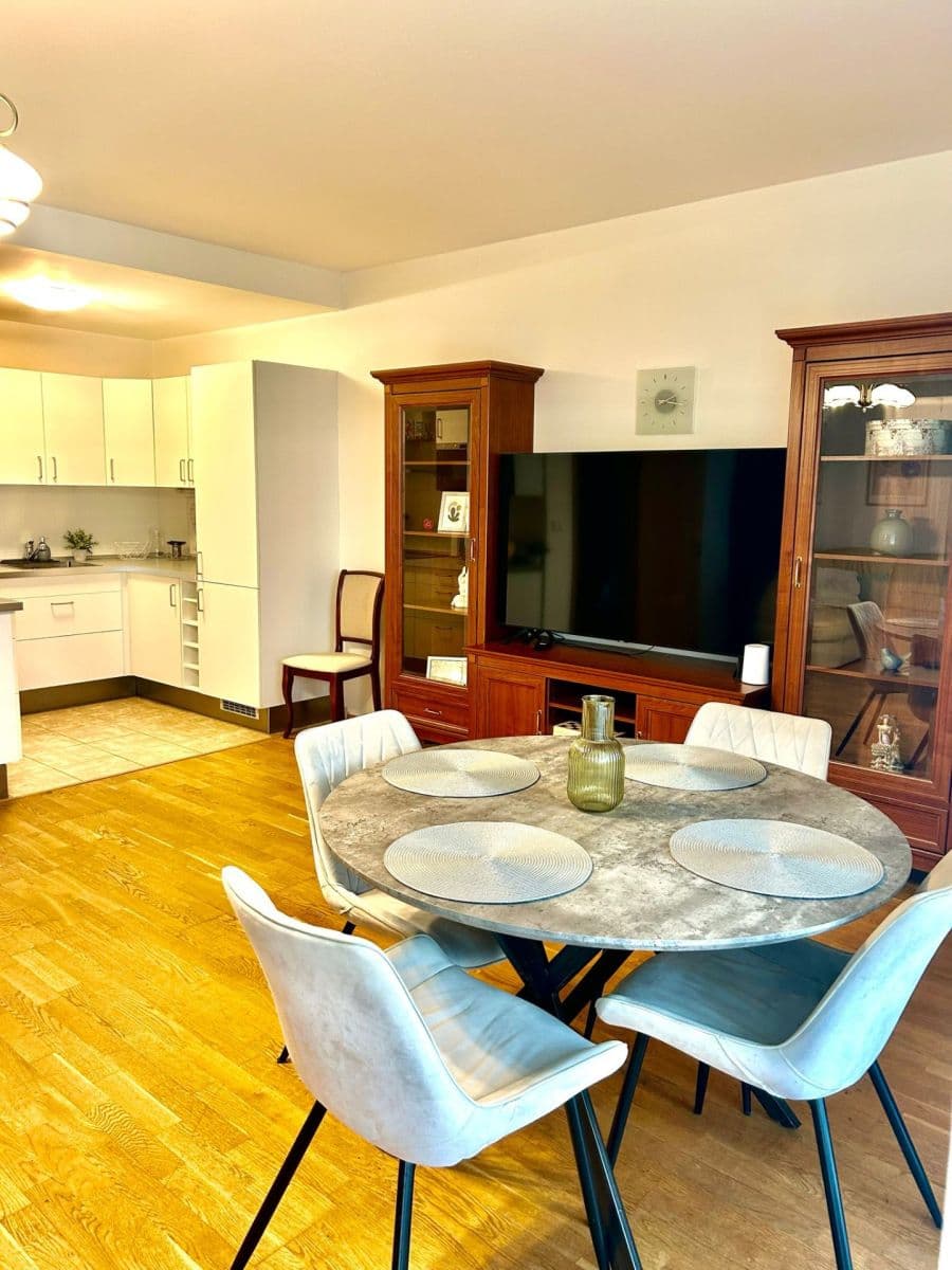 Prenájom bytu 2-izbový 61 m², Lindleyova, Praha, Praha Prenájom bytu 2-izbový 61 m², Lindleyova, Praha, Praha