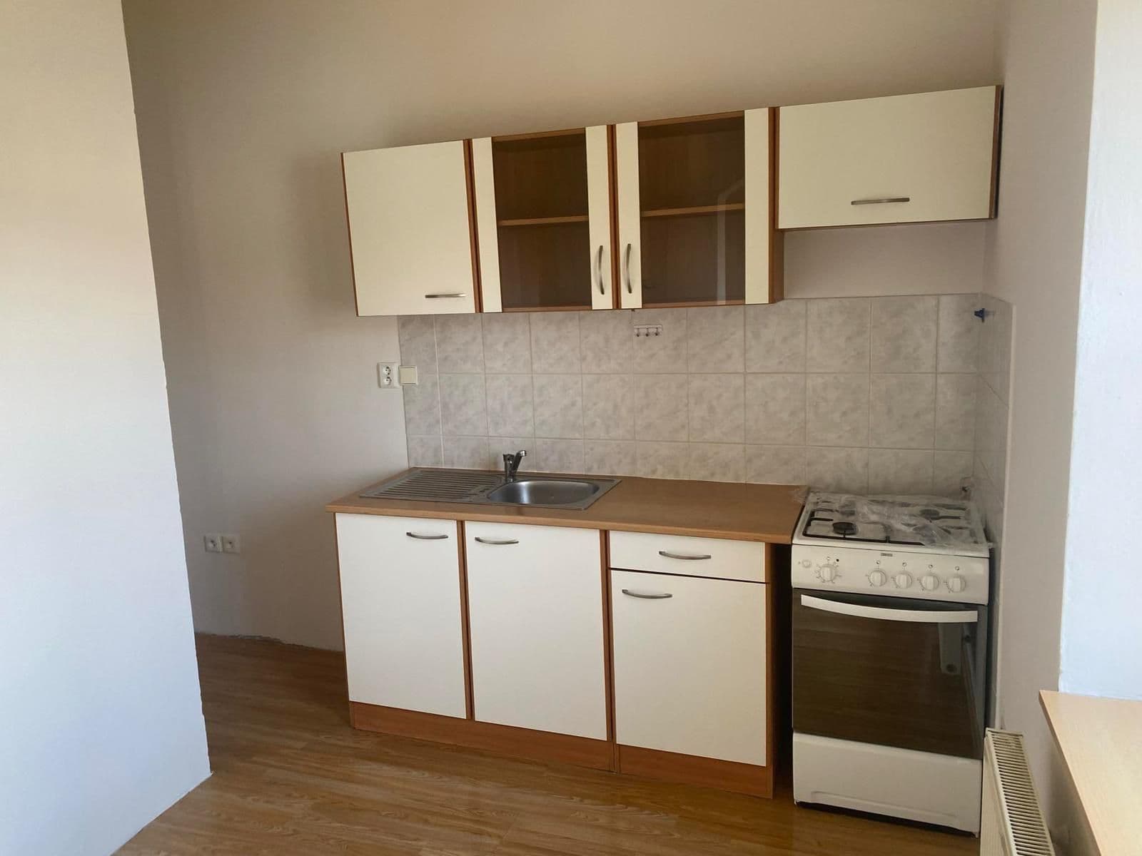 Prenájom bytu 2-izbový 60 m², J. Hory, Dubí, Ústecký kraj Prenájom bytu 2-izbový 60 m², J. Hory, Dubí, Ústecký kraj