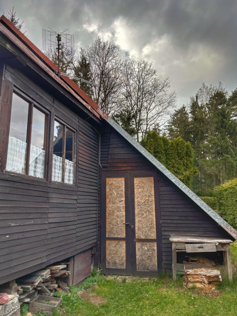 Predaj rekreačného objektu 58 m², pozemek 380 m², Černíny, Středočeský kraj Predaj rekreačného objektu 58 m², pozemek 380 m², Černíny, Středočeský kraj