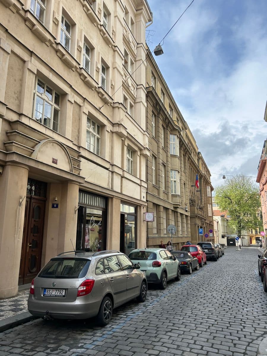 Prenájom bytu 1-izbový 34 m², Růžová, Praha, Praha Prenájom bytu 1-izbový 34 m², Růžová, Praha, Praha