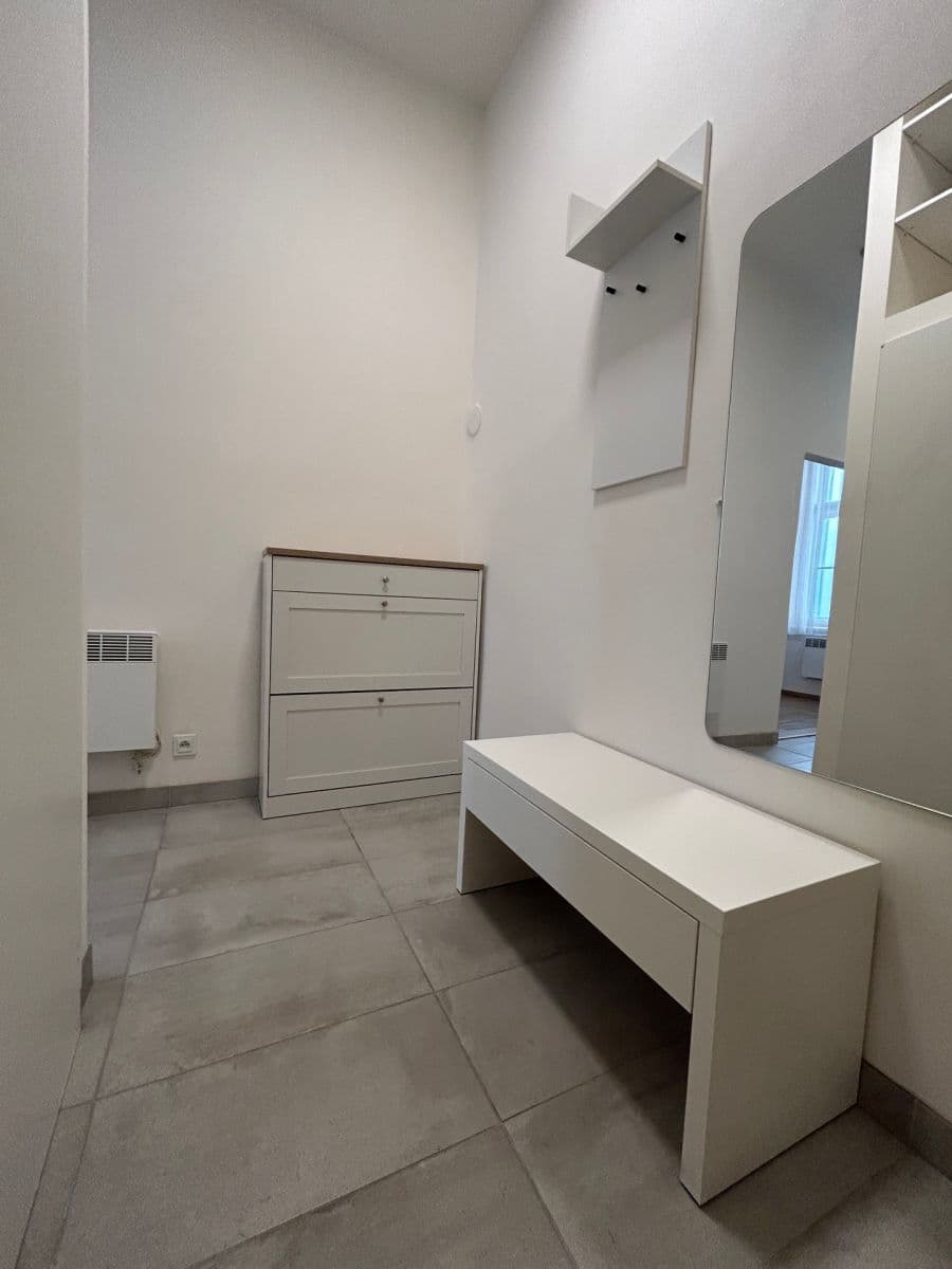 Prenájom bytu 1-izbový 34 m², Růžová, Praha, Praha Prenájom bytu 1-izbový 34 m², Růžová, Praha, Praha